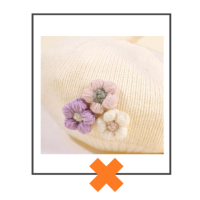 Kinder baret offwhite met paarse bloemen